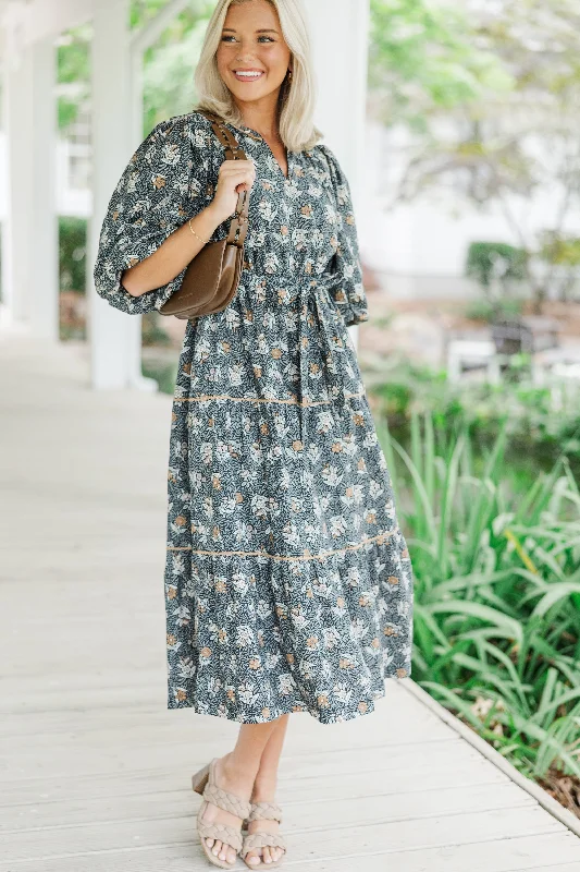 Trendy women’s clothing    All So Serious Black Floral Midi Dress