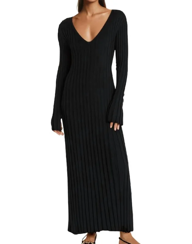 Affordable fashion that looks high-end   Eslen Long-Sleeve Wide Rib Knit Maxi Dress In Black